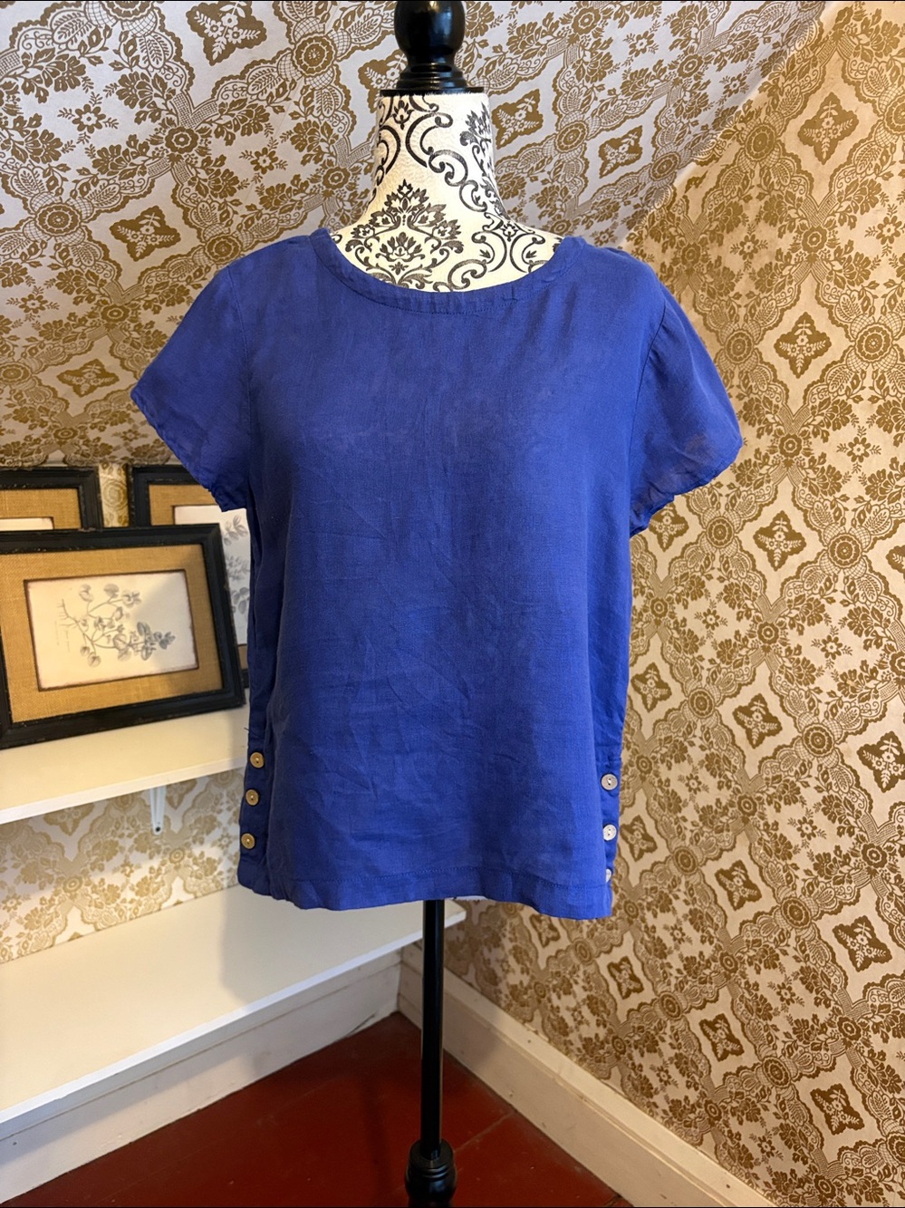 Cynthia Rowley 100% linen top with Side Buttons